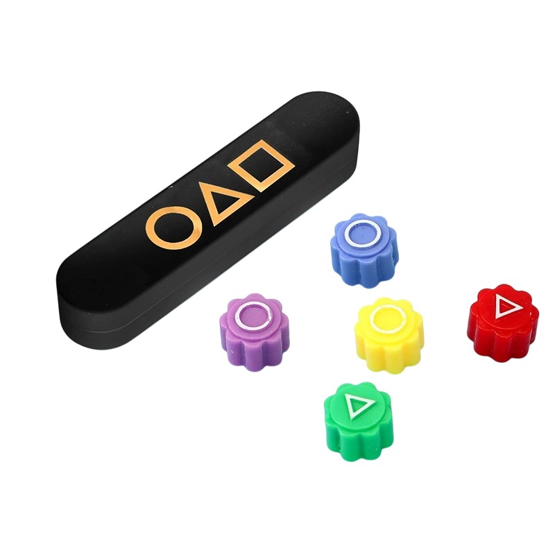Gonggi Joc Traditional Coreean, Flippy, Tip Squid Game si Jocul Calamarului, pentru Dexteritate, Interactiv, Set 5 Piese Multicolore, Cutie Neagra, 10x2.3x1.7 cm