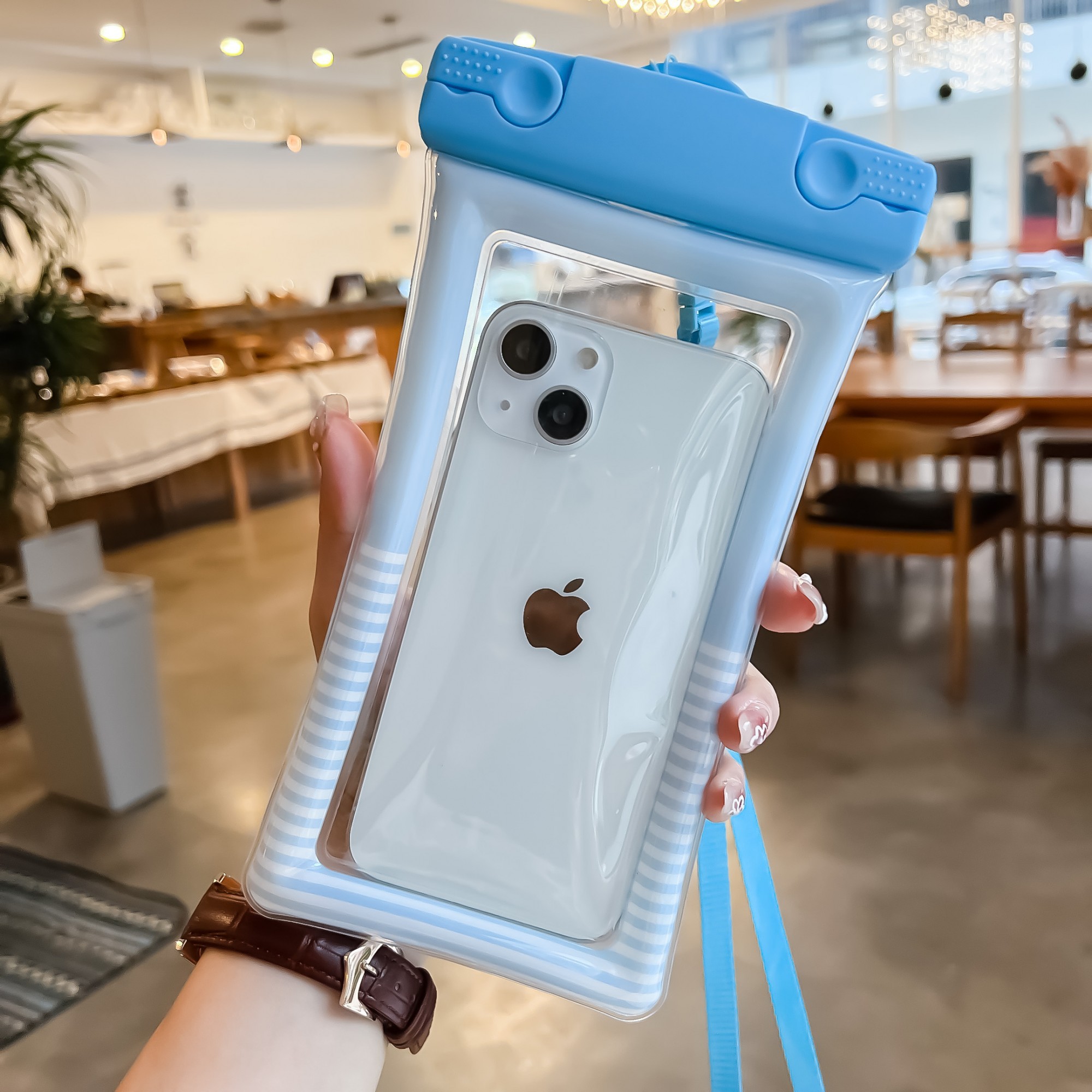 Husa subacvatica Cushion Waterproof Flippy, Snowproof, Universala, Dungata, cu Snur, pentru telefon sau documente, Bleu - Image 3