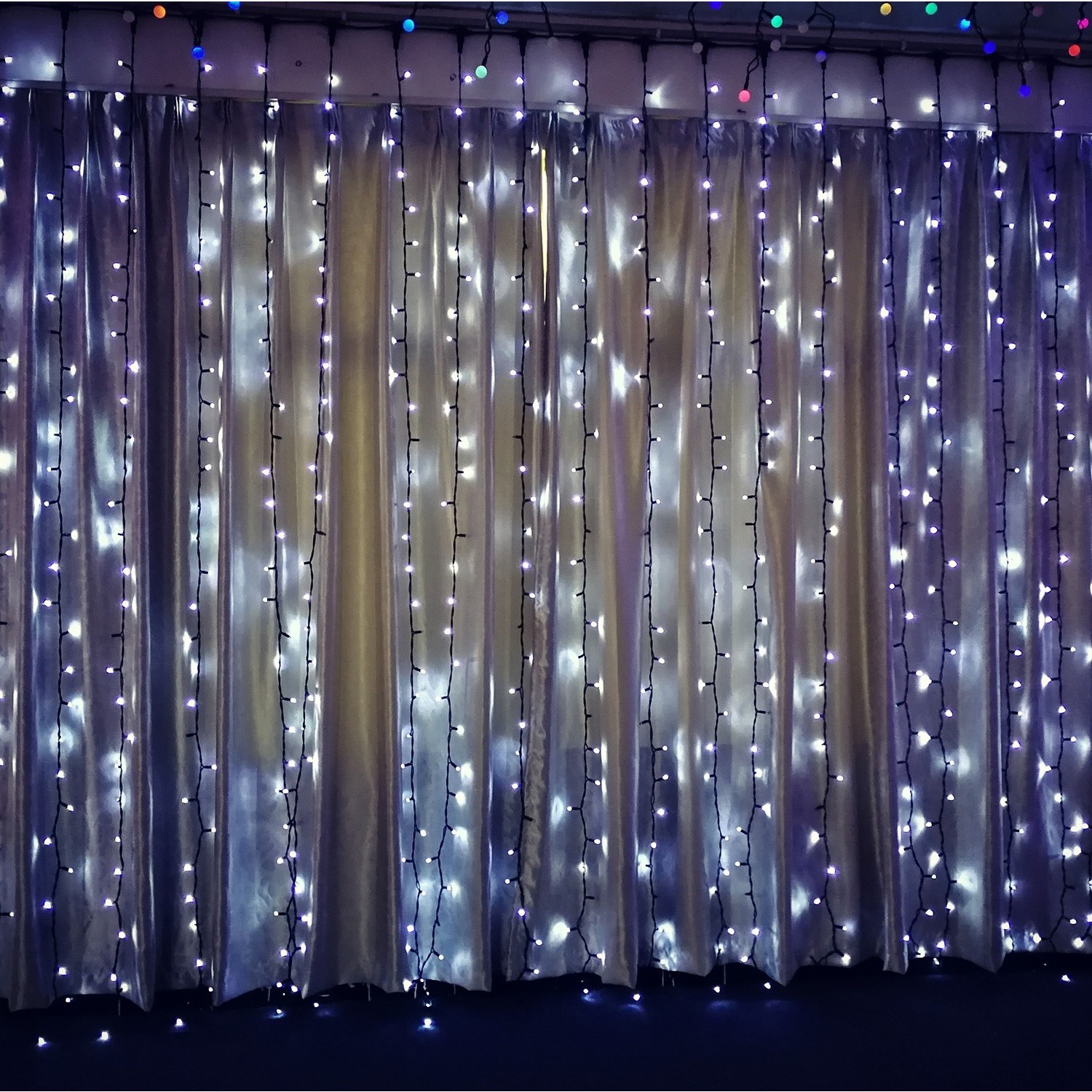 Instalatie Craciun Profesionala de Exterior IP65, Tip Perdea, 10m x 2m, 2000 Led-uri Mari, Alb rece, cu flash, Alimentator 1,5 m, Interconectabila, Fir negru, Flippy - Image 3