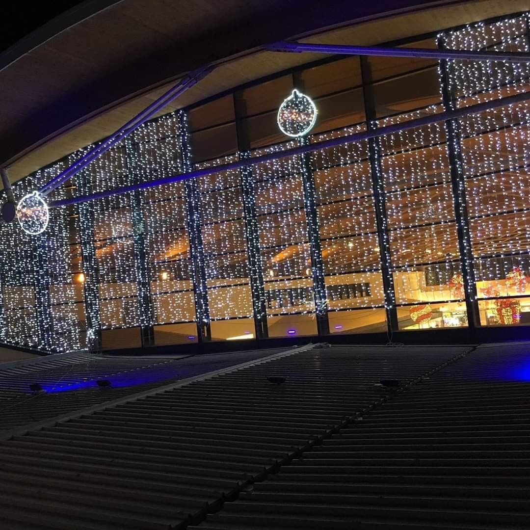 Instalatie Craciun Profesionala de Exterior IP65, Tip Perdea, 1m x 5m, 500 Led-uri Mari, Alb rece, cu flash, Alimentator 1,5 m, Interconectabila, Fir negru, Flippy - Image 3