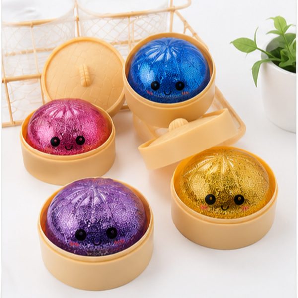 Jucarie Squishy Dumpling Antistres, Flippy, Model Fata Zimbitoare cu Sclipici si Bile de Hidrogel, Jucarie Senzoriala cu Revenire Lenta, pentru Copii si Adulti, Relaxare si Eliberare Anxietate, 8.5 cm, 100 g, Culoare Surpriza