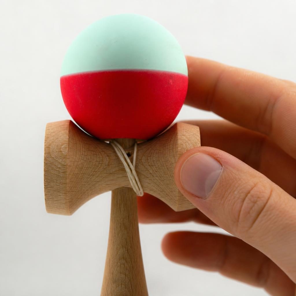 Kendama Karo Grip Half Lemn Fag Verde Rosu - Image 3