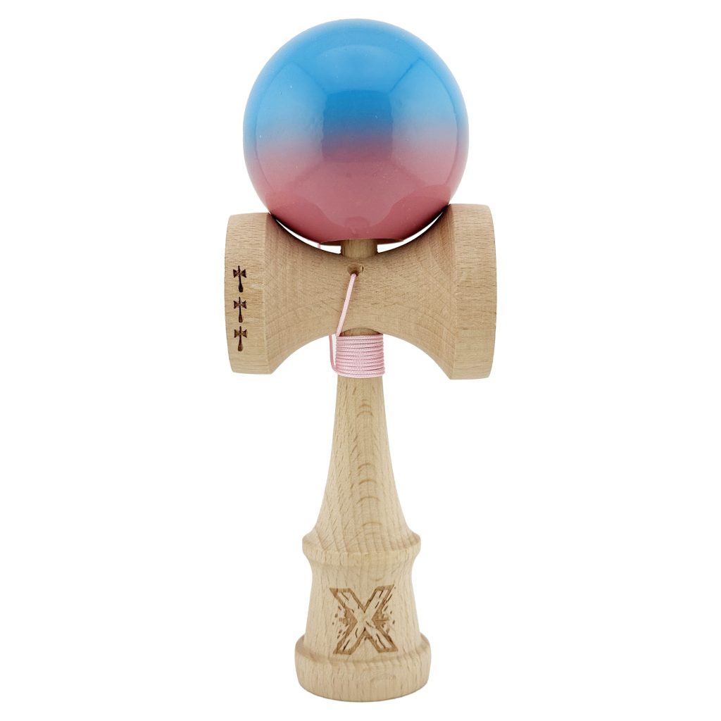 Kendama X Originala, Profesionala, Flippy, Big Cups V2, Super Sticky cu Cupe Mari, din lemn 18 cm, Rulment Metalic cu Ata 55 cm, Albastru/Roz