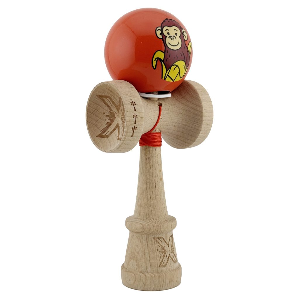Kendama X Originala, Profesionala, Flippy, Brown Monkey, Super Sticky cu Cupe Mari King Size V3, Rulment Metalic si Gaura in Baza, din Lemn 18 cm, Ata 62/65 cm, Rosu