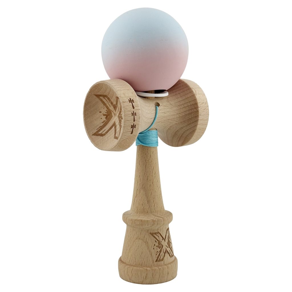 Kendama X Originala, Profesionala, Flippy, Cupe Mari KING SIZE V3, Rubber Grip, Gaura in Baza, Rulment Metalic, din lemn 18 cm, Ata 62/65 cm, Gradient Albastru deschis/Roz