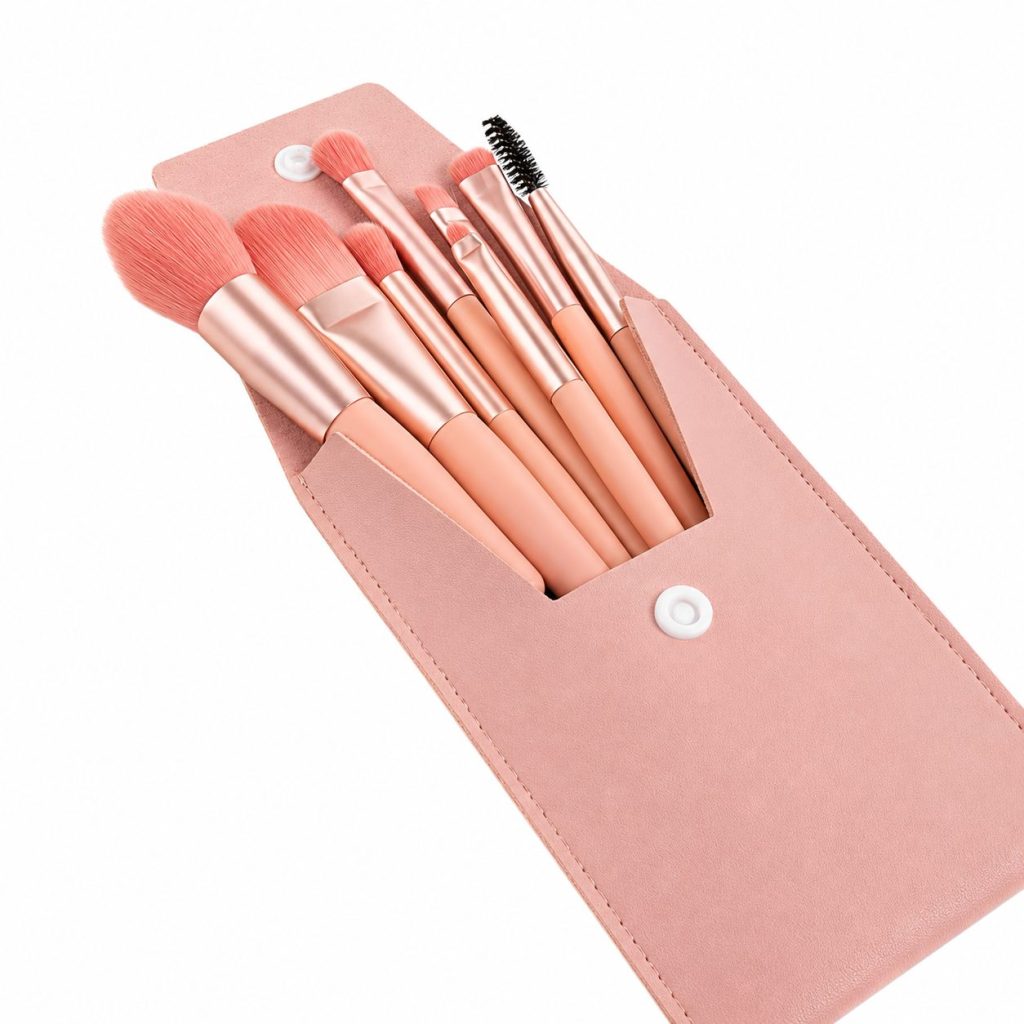 Mini Set Portabil cu 8 Pensule de Machiaj Flippy cu Husa cu Peri Moi și Densi, pentru Fond de Ten, Pudră, Blush, Fard și Sprâncene, Roz
