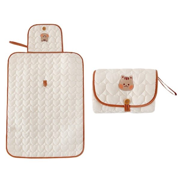 Patura Multifunctionala, Flippy, pentru Schimbat Scutec, Impermeabila, din Bumbac, 50 x 70 cm, Portabila, Model Veverita, Bej