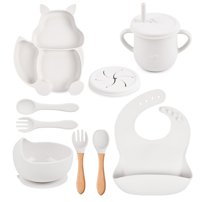 Set de Diversificare pentru Bebeluși și Copii, Flippy, 10 Piese, din Silicon, cu Bavetă, Farfurie Compartimentată și Bol cu Ventuză, Cană pentru Gustări, Tacâmuri din Lemn și Silicon, Fără Alergeni, Alb