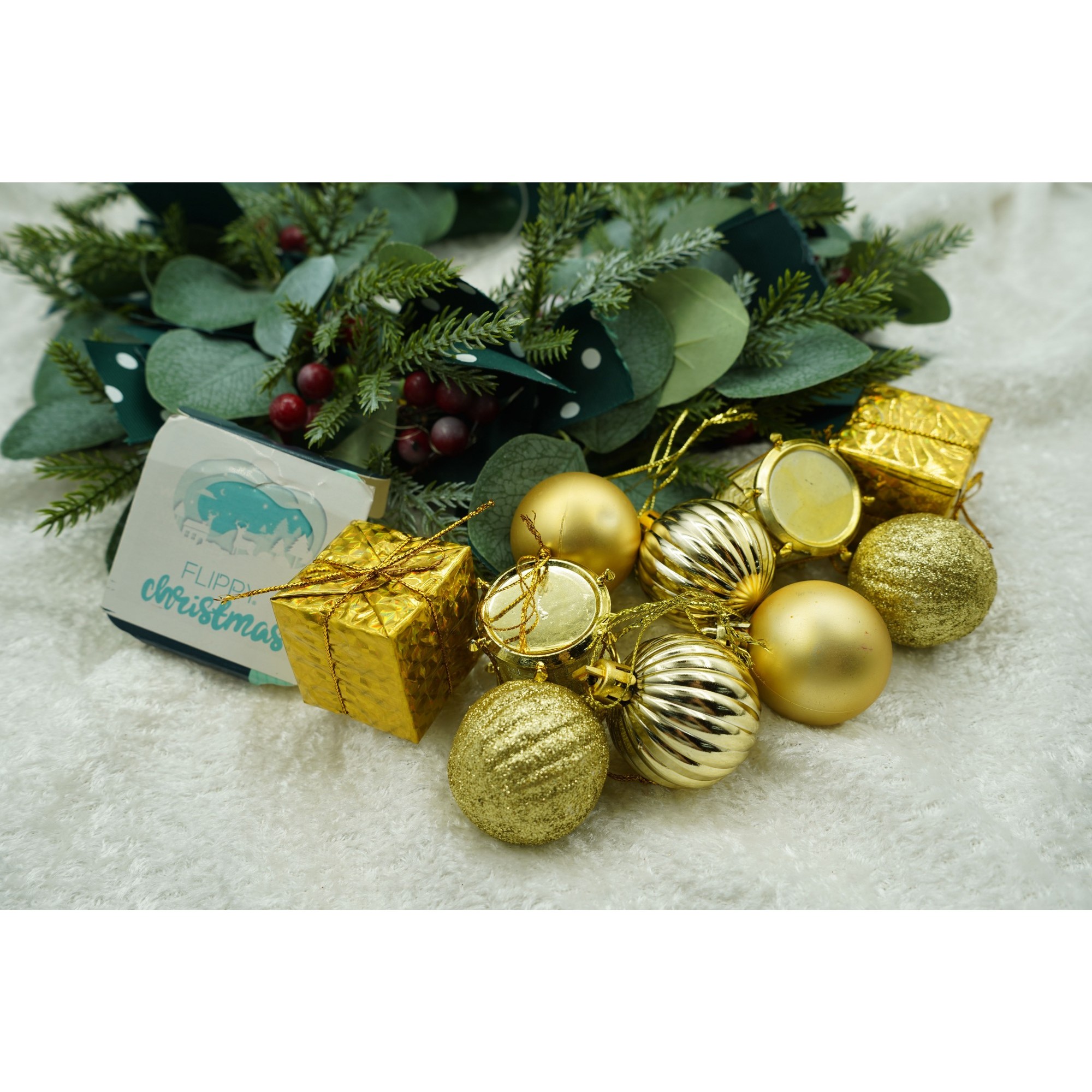 Set de 20 ornamente de brad, Flippy, de tip Glob, Auriu, din polistiren, cu finisaj sclipitor , cutie 4 cm adancime x 20 cm lungime x 16 cm inaltime - Image 3